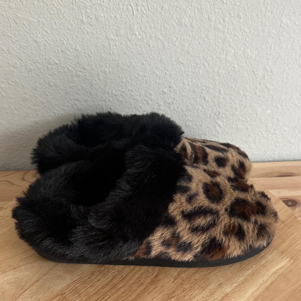 Cuddl Duds Faux Fur Womens Clog Slippers